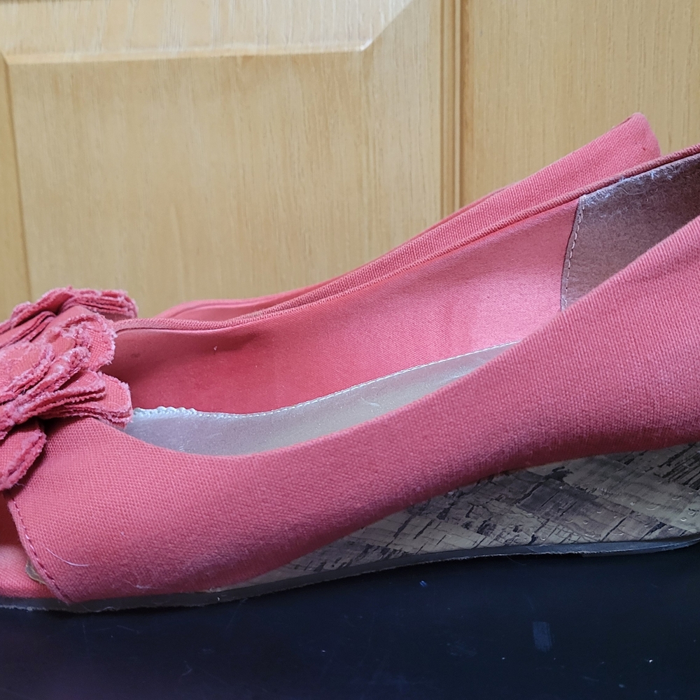 Liz Claiborne Coral Women's Shoes - Picture 3 of 5
